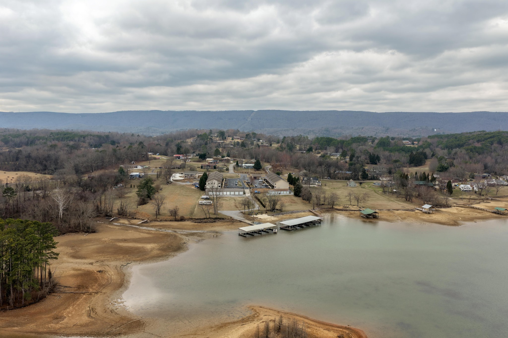 1235 New Lake Road Spring City TN 37381
