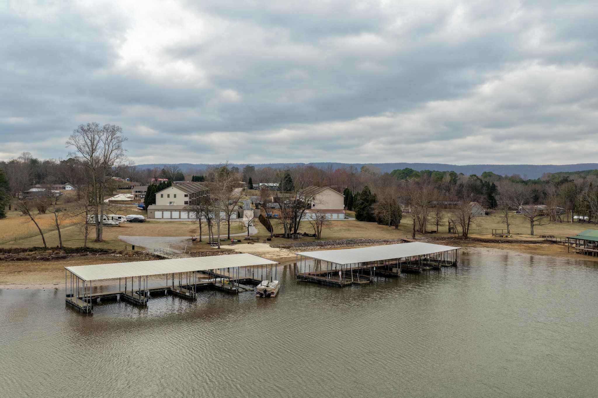 1235 New Lake Road Spring City TN 37381