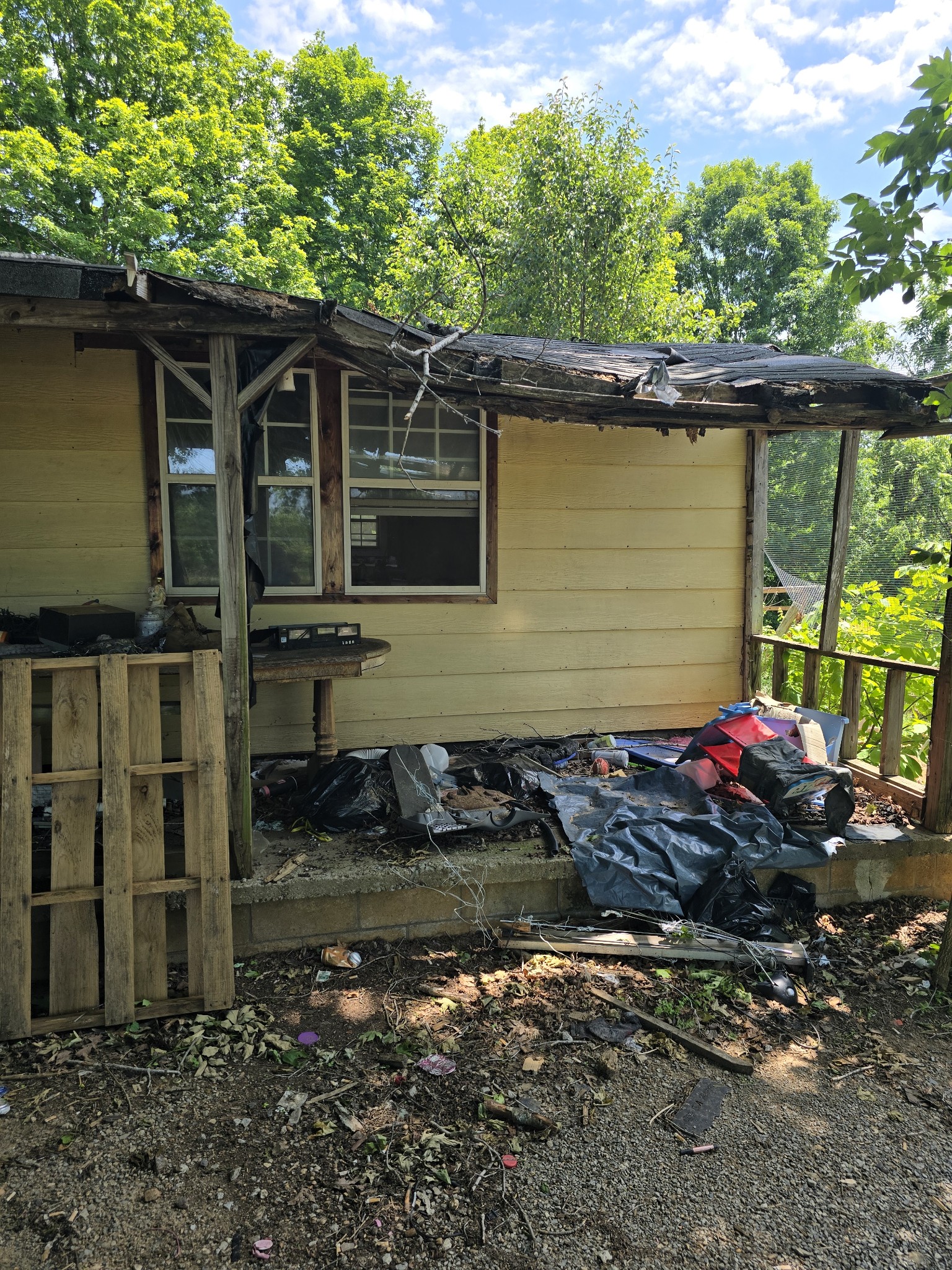 701 Stinson Road Bon Aqua TN 37025