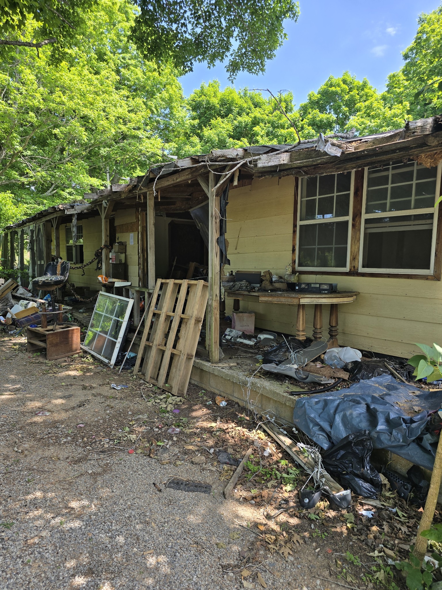 701 Stinson Road Bon Aqua TN 37025