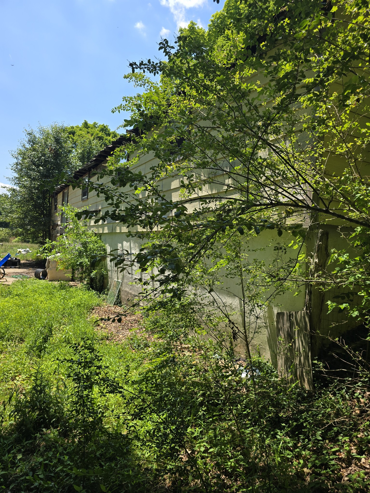 701 Stinson Road Bon Aqua TN 37025