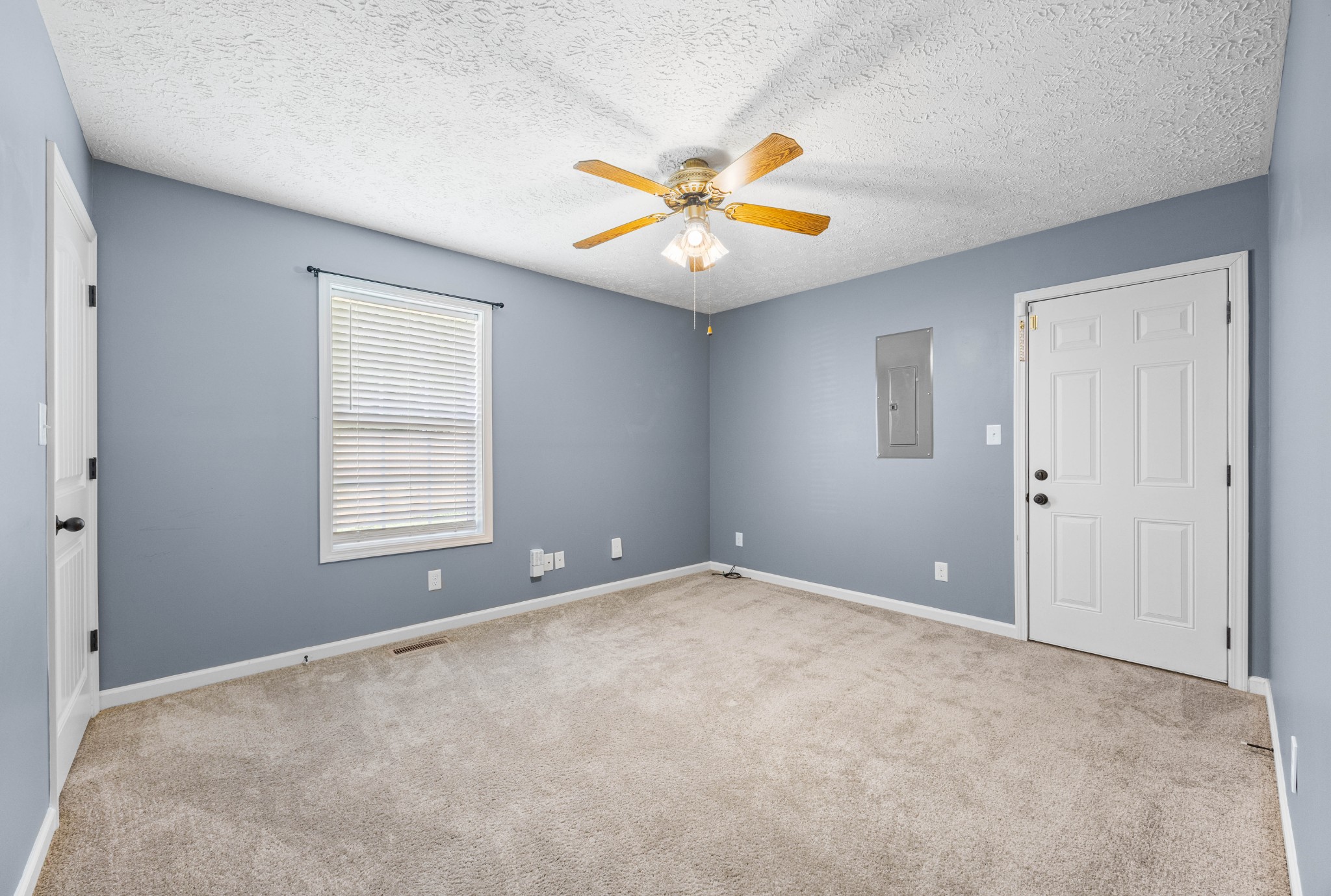 914 Woodland Street Clarksville TN 37040