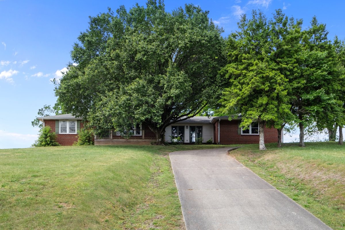 1720 Duke Loop Dickson TN 37055