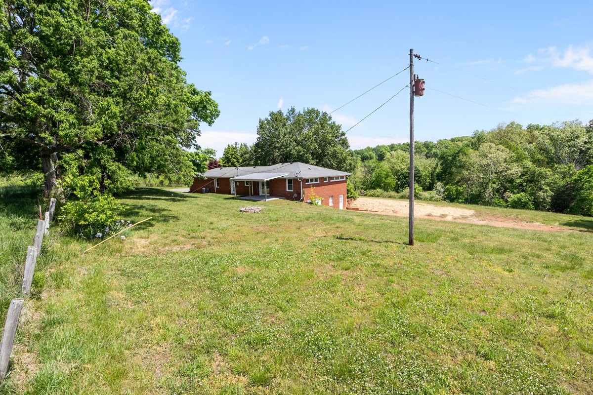 1720 Duke Loop Dickson TN 37055