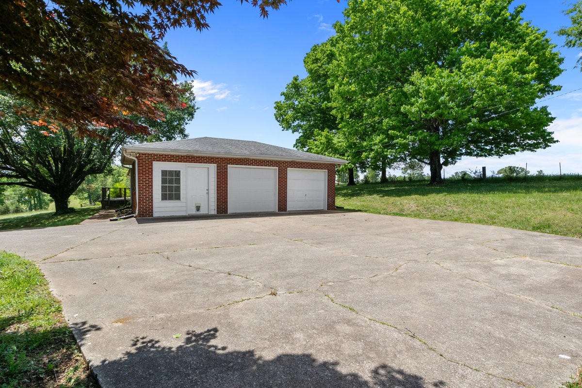 1720 Duke Loop Dickson TN 37055
