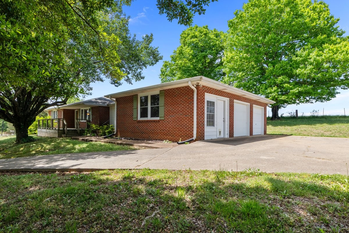 1720 Duke Loop Dickson TN 37055