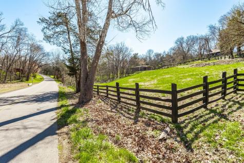655 Cummings Lane Cottontown TN 37048