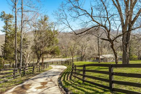 655 Cummings Lane Cottontown TN 37048