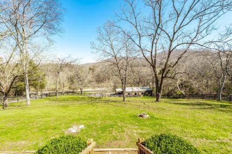 655 Cummings Lane Cottontown TN 37048