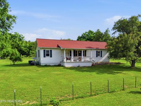824 Oliver Springs Highway Clinton TN 37716