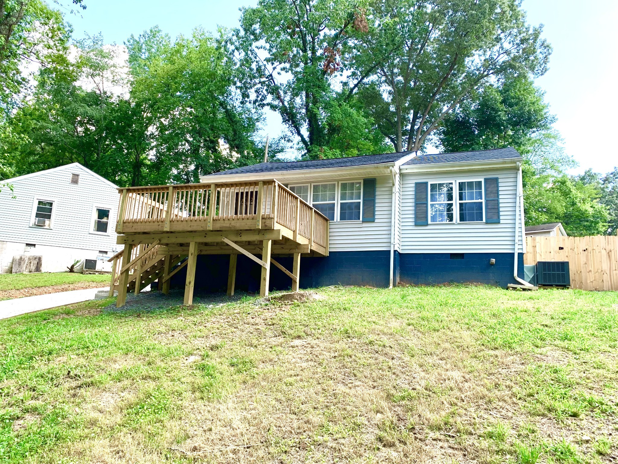 714 Woodlawn Drive Clarksville TN 37040