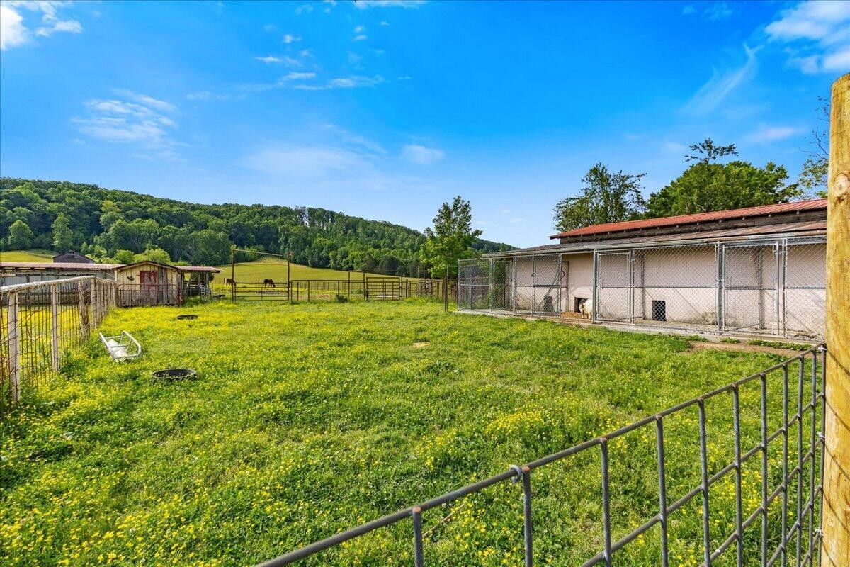 1245 Paint Rock Valley Road Philadelphia TN 37846