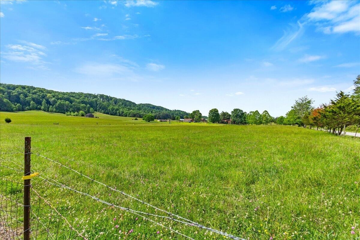 1245 Paint Rock Valley Road Philadelphia TN 37846
