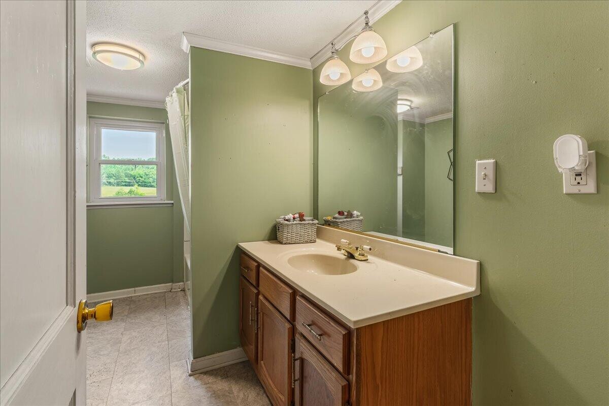 1245 Paint Rock Valley Road Philadelphia TN 37846