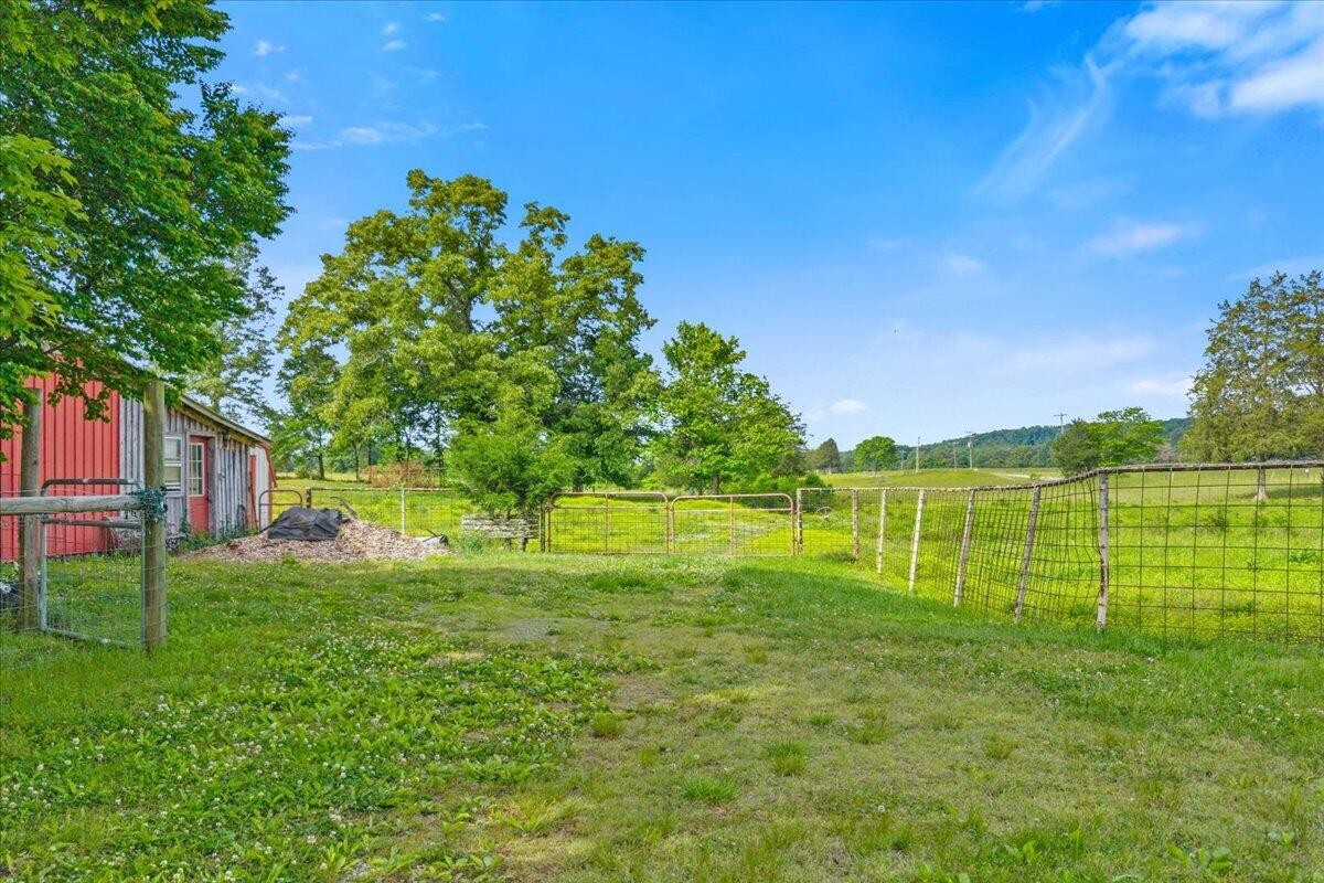 1245 Paint Rock Valley Road Philadelphia TN 37846