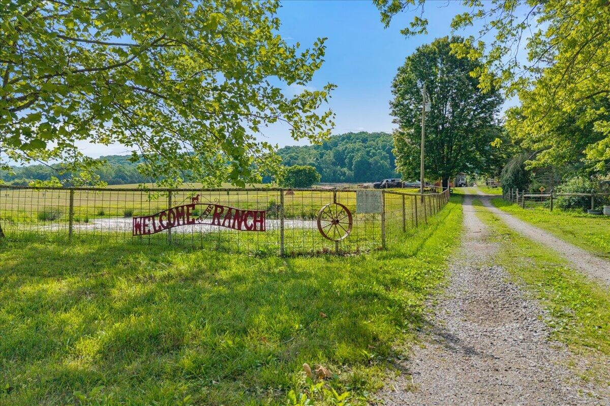 1245 Paint Rock Valley Road Philadelphia TN 37846