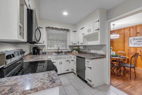 300 Kemper Dr, S Madison TN 37115
