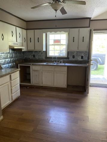 972 Fall River Road Goodspring TN 38460