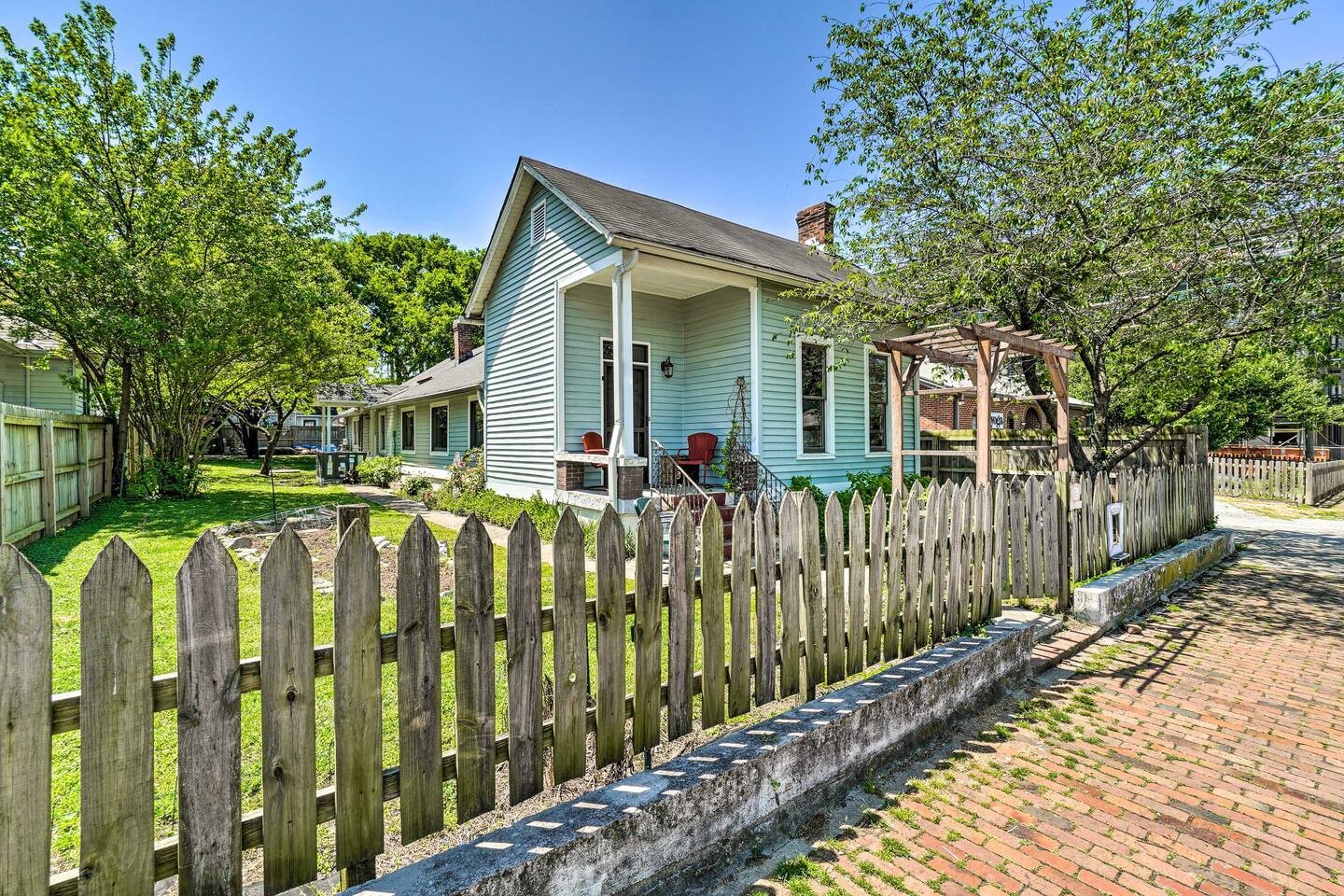 1323 3rd Ave, N Nashville TN 37208