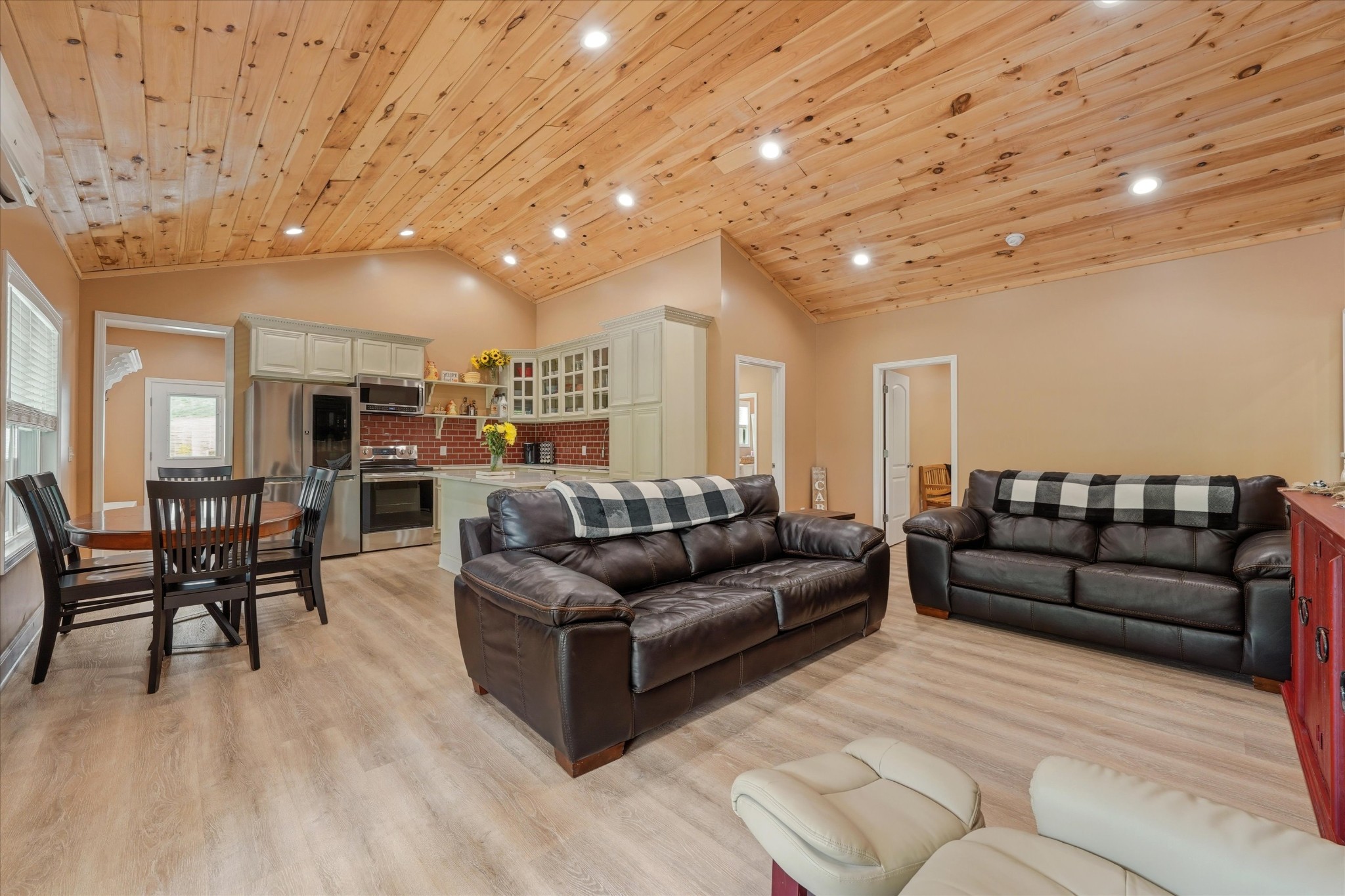 6830 Stinking Creek Road Pioneer TN 37847