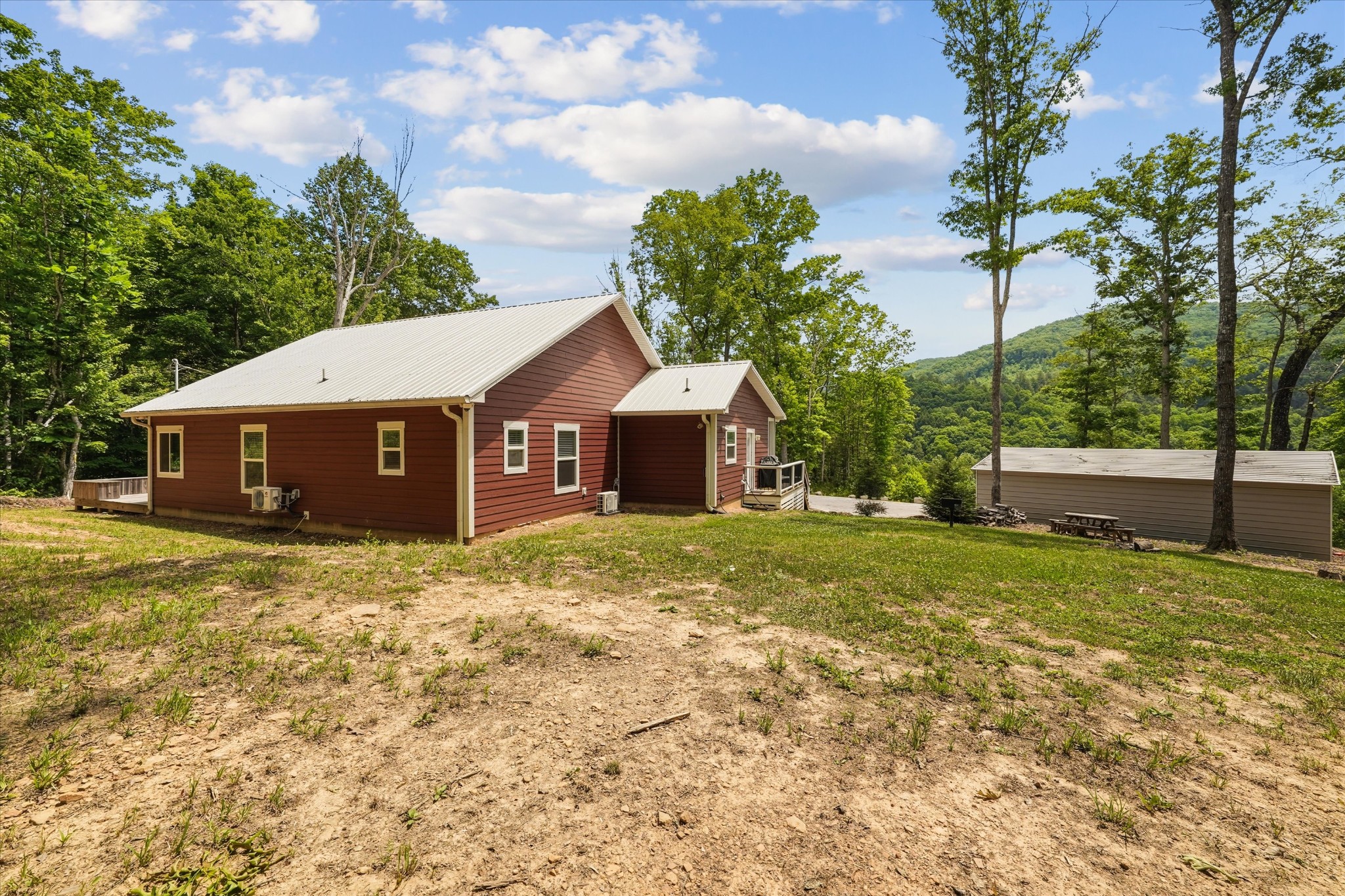 6830 Stinking Creek Road Pioneer TN 37847