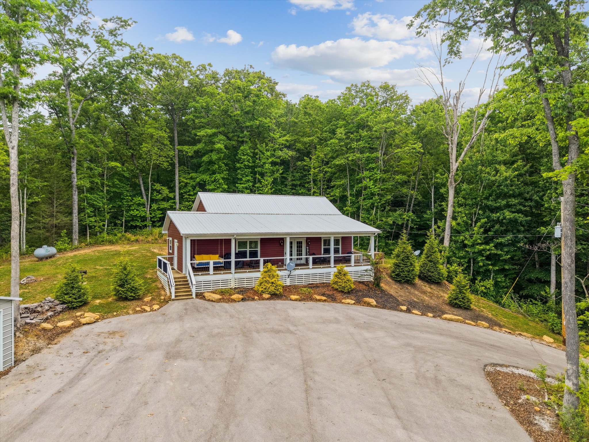 6830 Stinking Creek Road Pioneer TN 37847