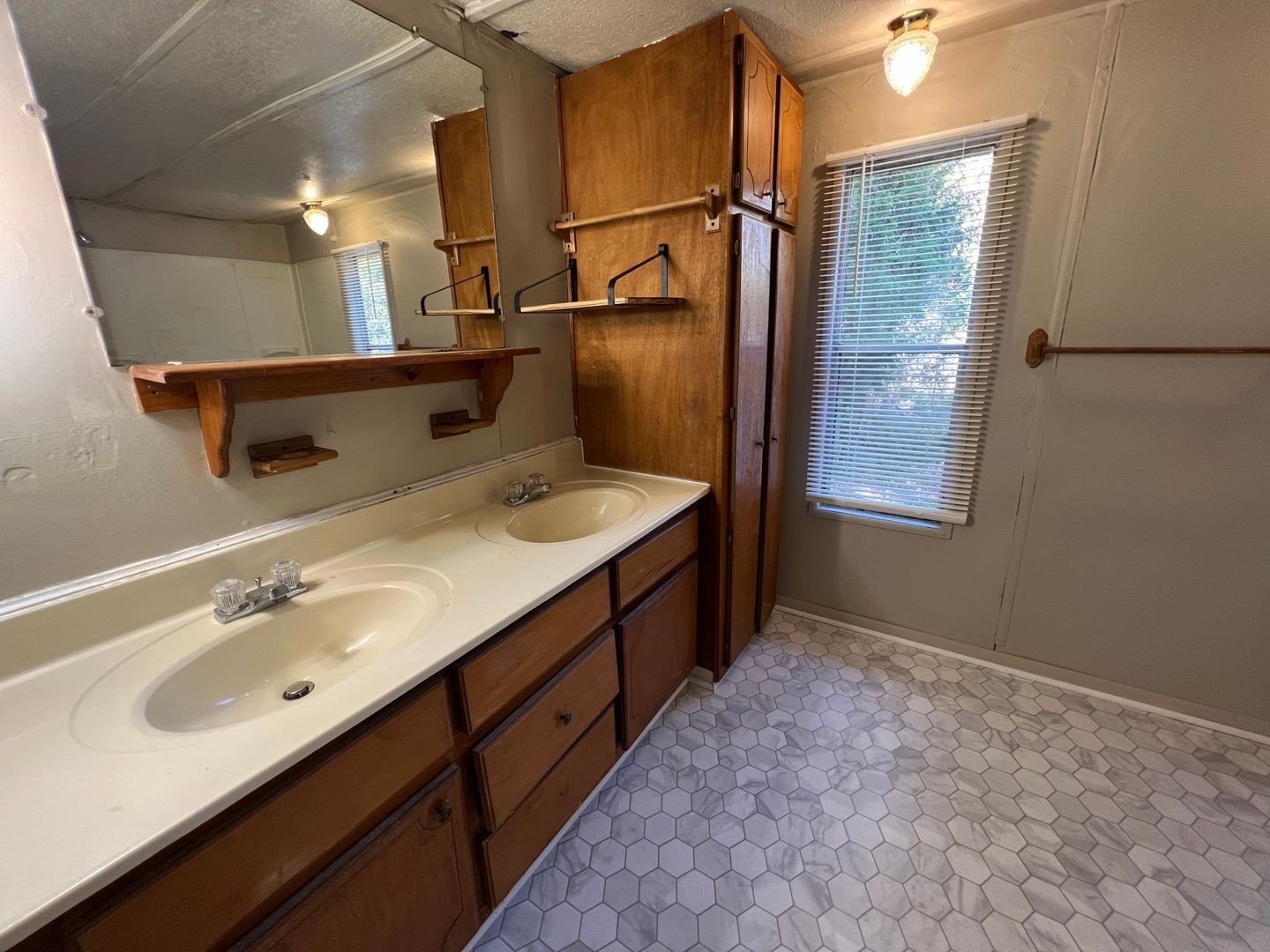 860 Lou Ann Lane Clarksville TN 37042