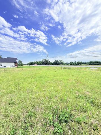 5165 Highway 41, N Springfield TN 37172