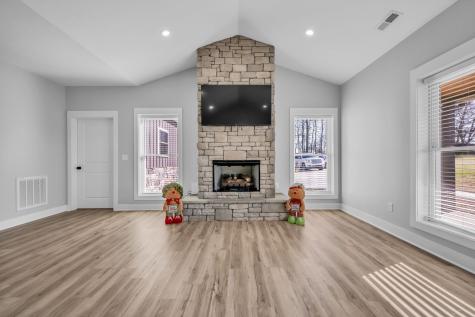 1547 Manley Loop Dickson TN 37055