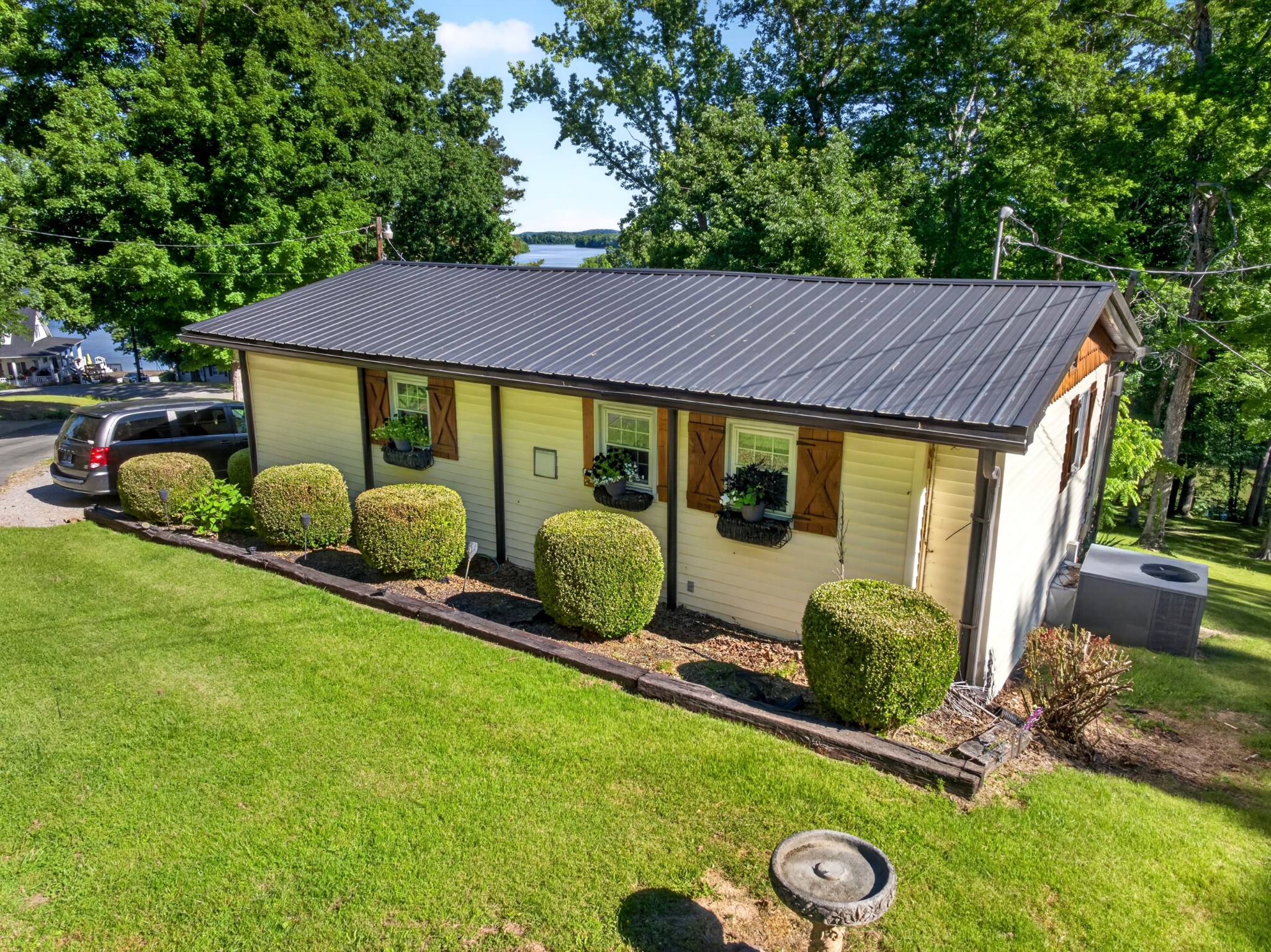 156 Lakeshore Circle Bumpus Mills TN 37028