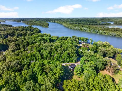 156 Lakeshore Circle Bumpus Mills TN 37028