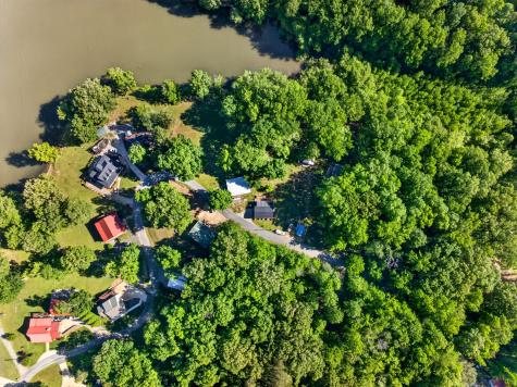 156 Lakeshore Circle Bumpus Mills TN 37028