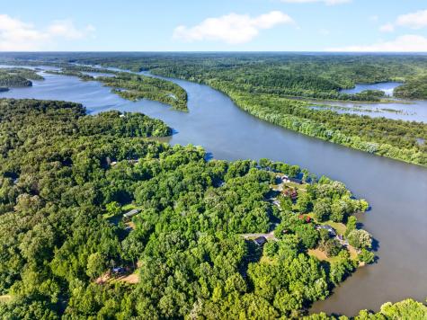 156 Lakeshore Circle Bumpus Mills TN 37028