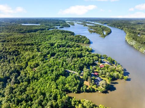 156 Lakeshore Circle Bumpus Mills TN 37028