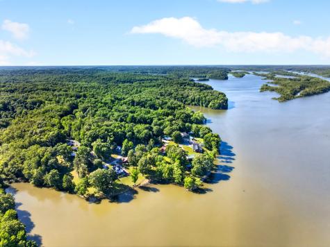 156 Lakeshore Circle Bumpus Mills TN 37028