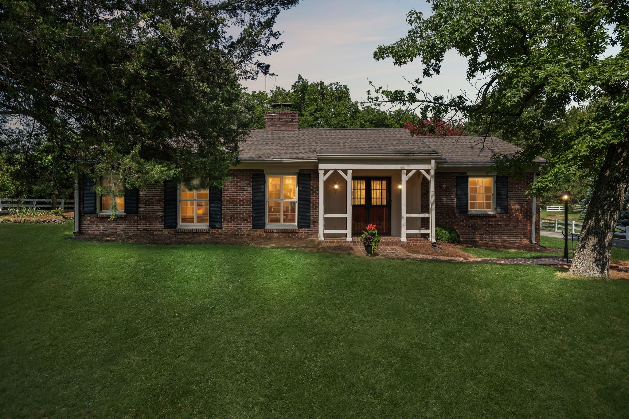 4719 Granny White Pike Nashville TN 37220