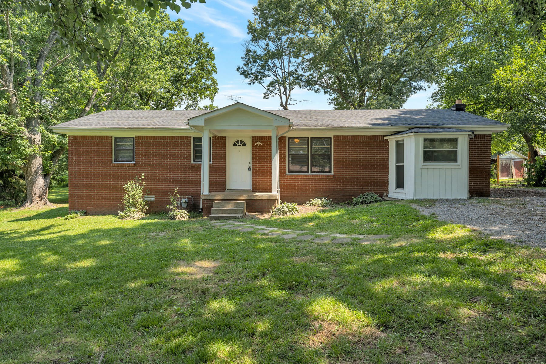 213 Oakhill Drive Vanleer TN 37181