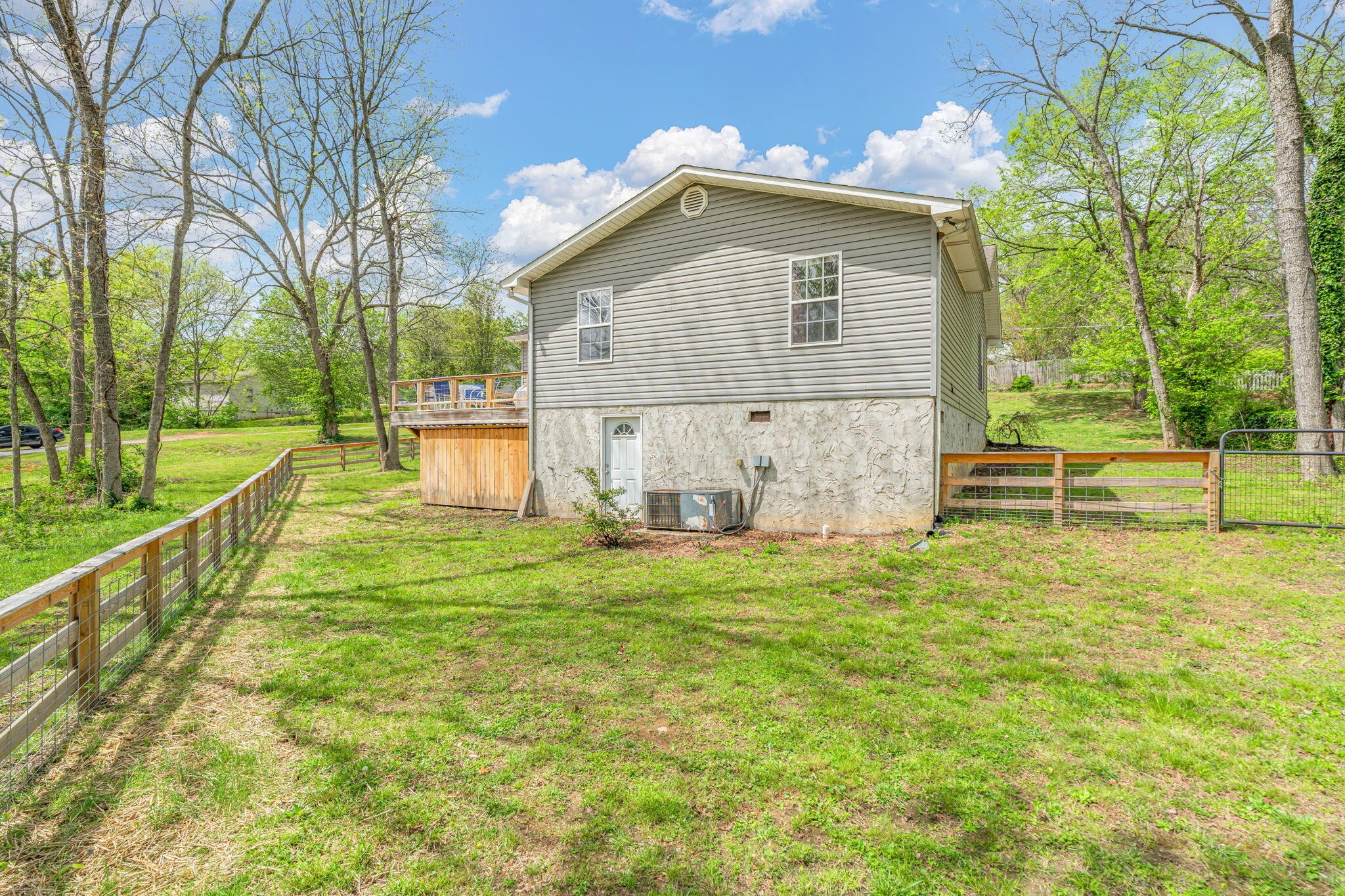 111 Oak Street Athens TN 37303