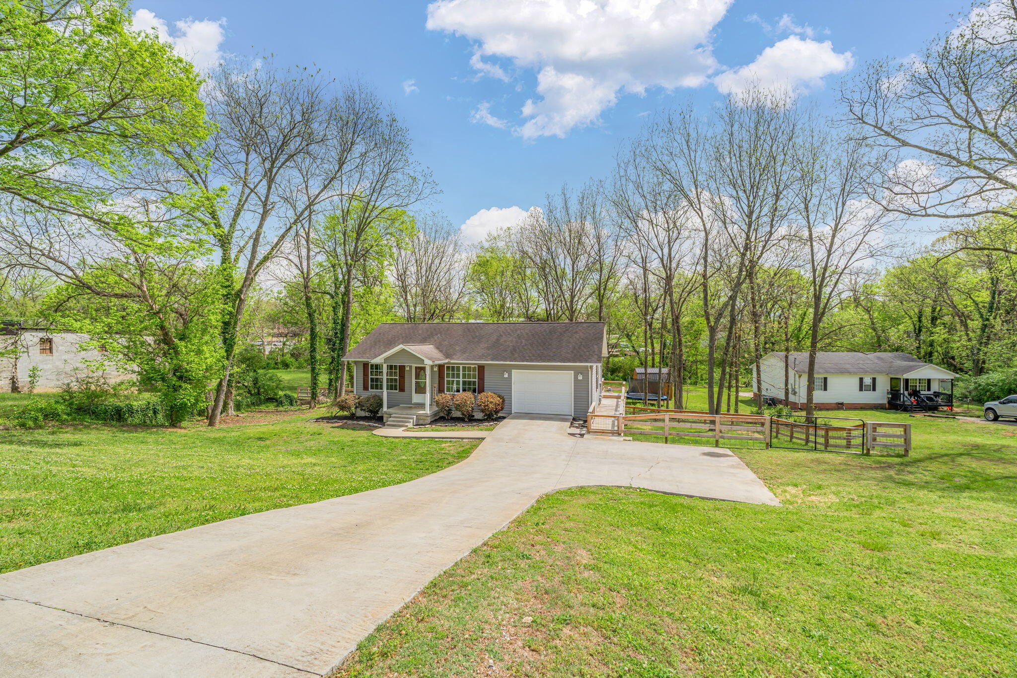 111 Oak Street Athens TN 37303