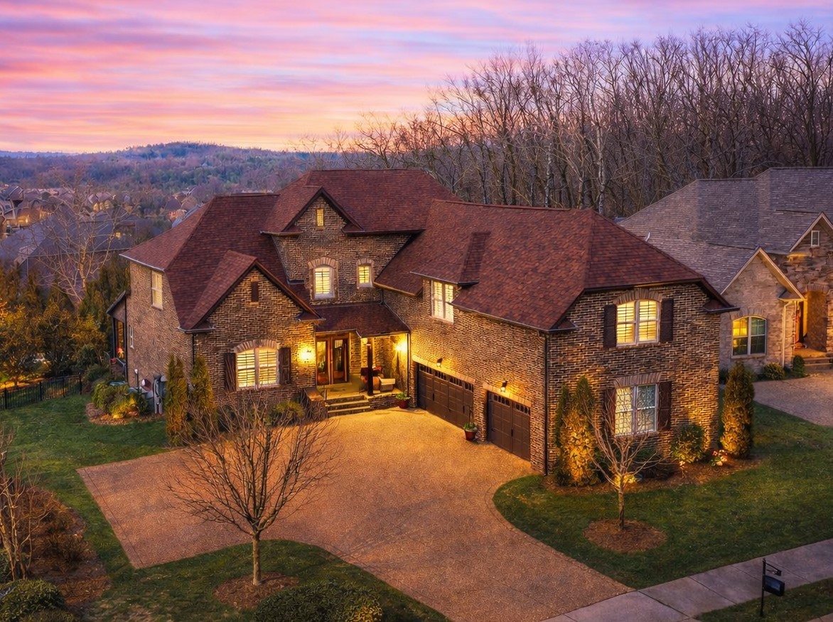 303 Scarsdale Dr, S Hendersonville TN 37075