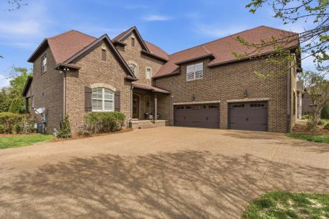 303 Scarsdale Dr, S Hendersonville TN 37075