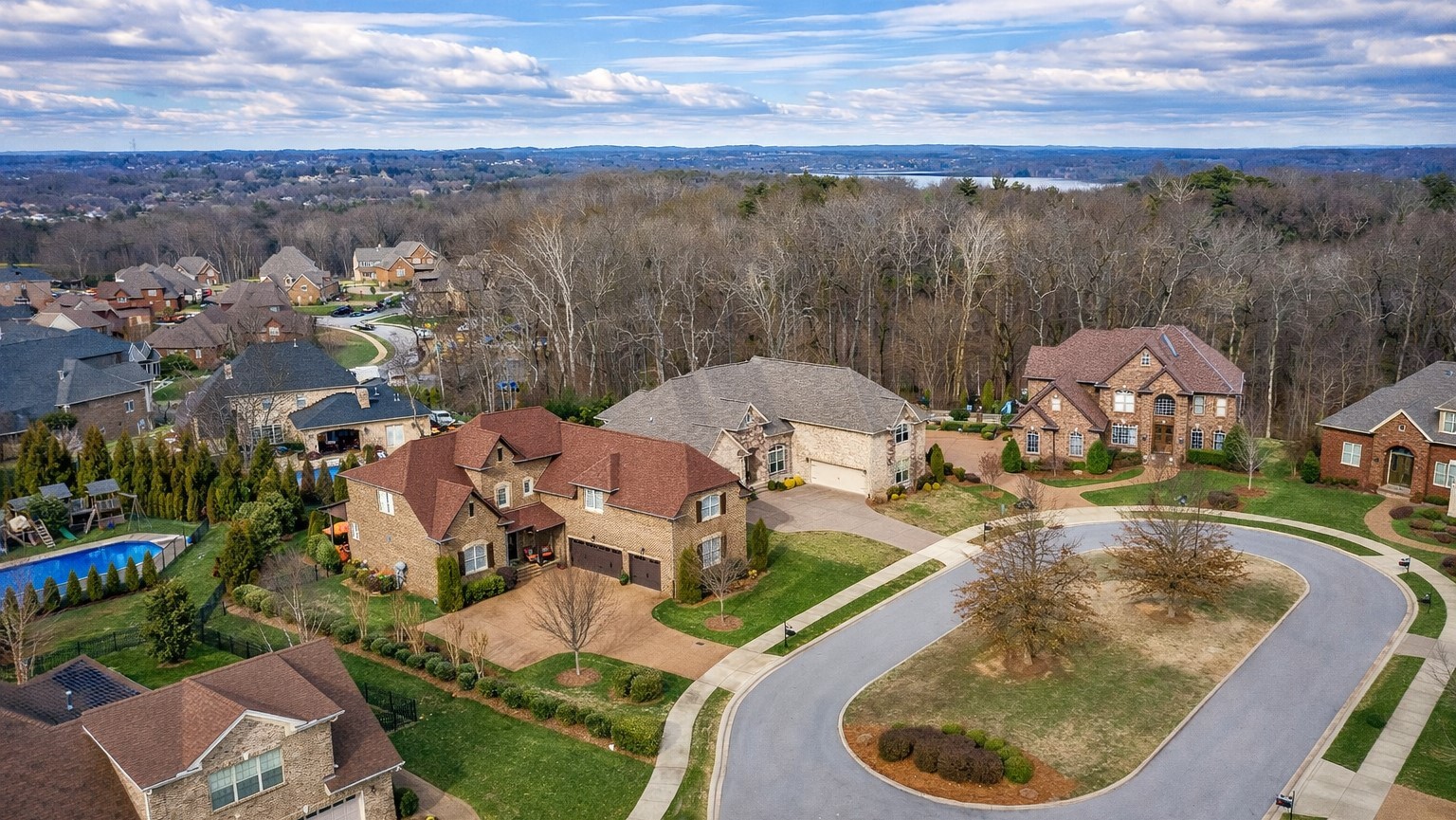 303 Scarsdale Dr, S Hendersonville TN 37075