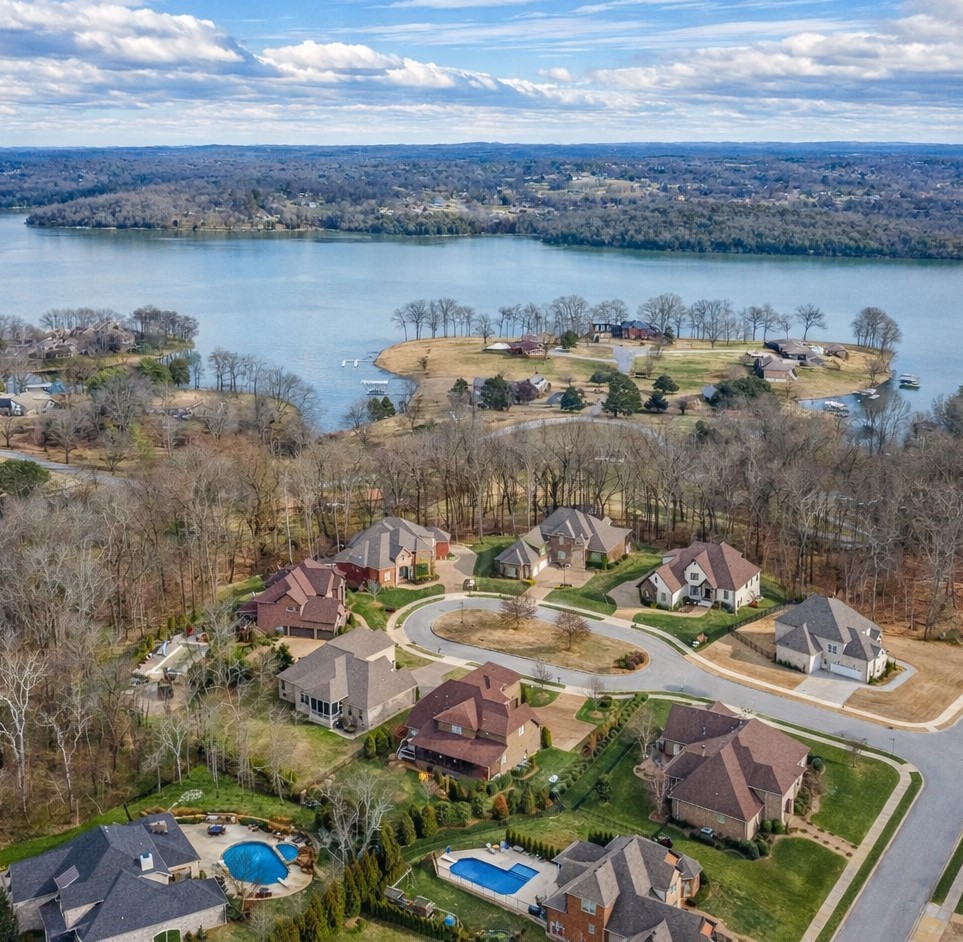303 Scarsdale Dr, S Hendersonville TN 37075