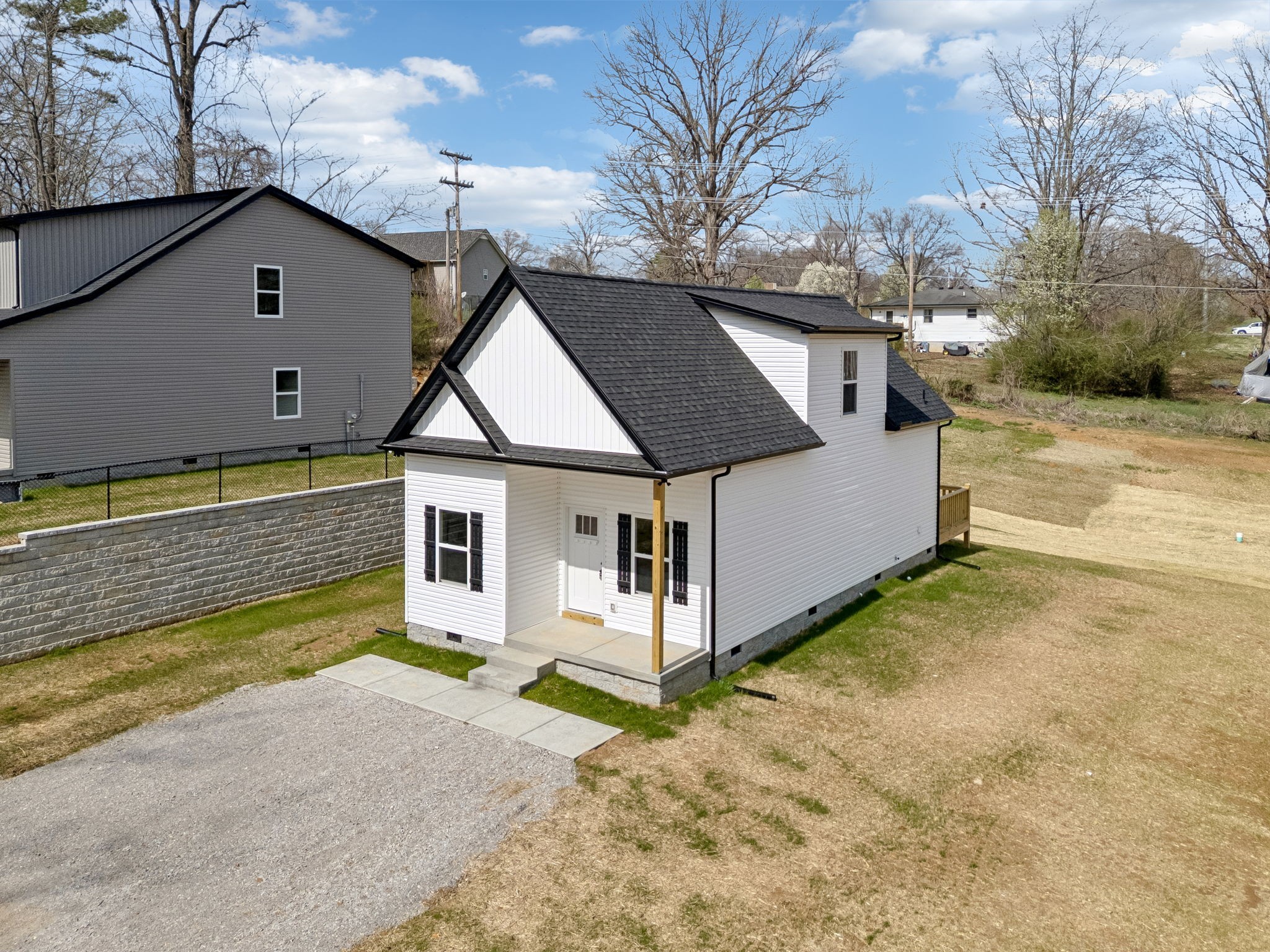 1118 W First Street Dickson TN 37055
