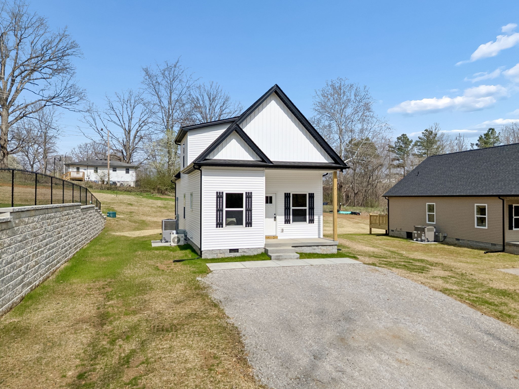 1118 W First Street Dickson TN 37055