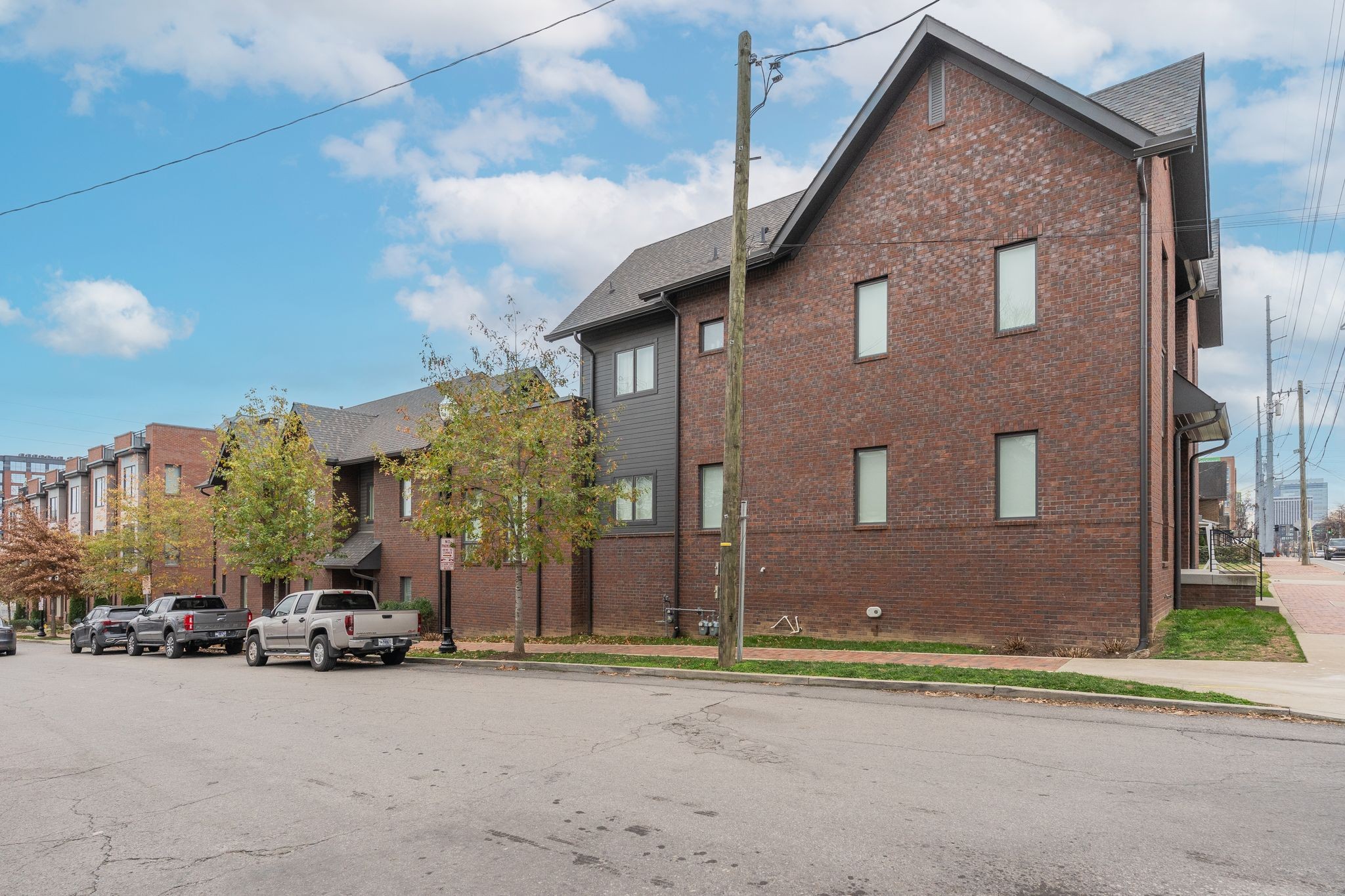 1330 3rd Ave, N Nashville TN 37208
