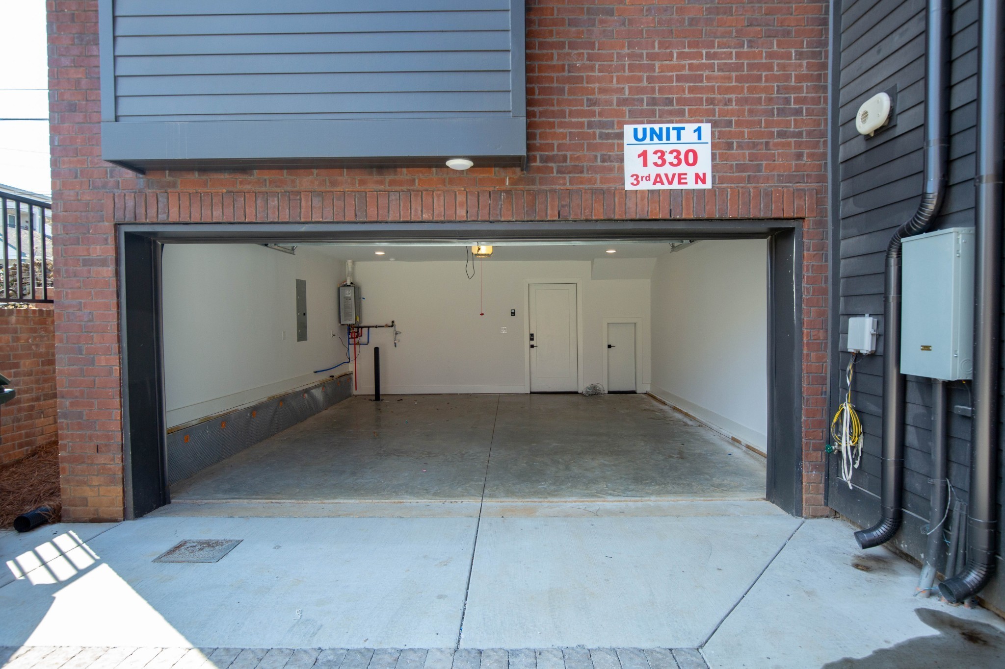 1330 3rd Ave, N Nashville TN 37208