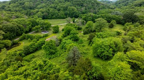 1495 Wolf Hill Road Bethpage TN 37022