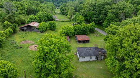 1495 Wolf Hill Road Bethpage TN 37022