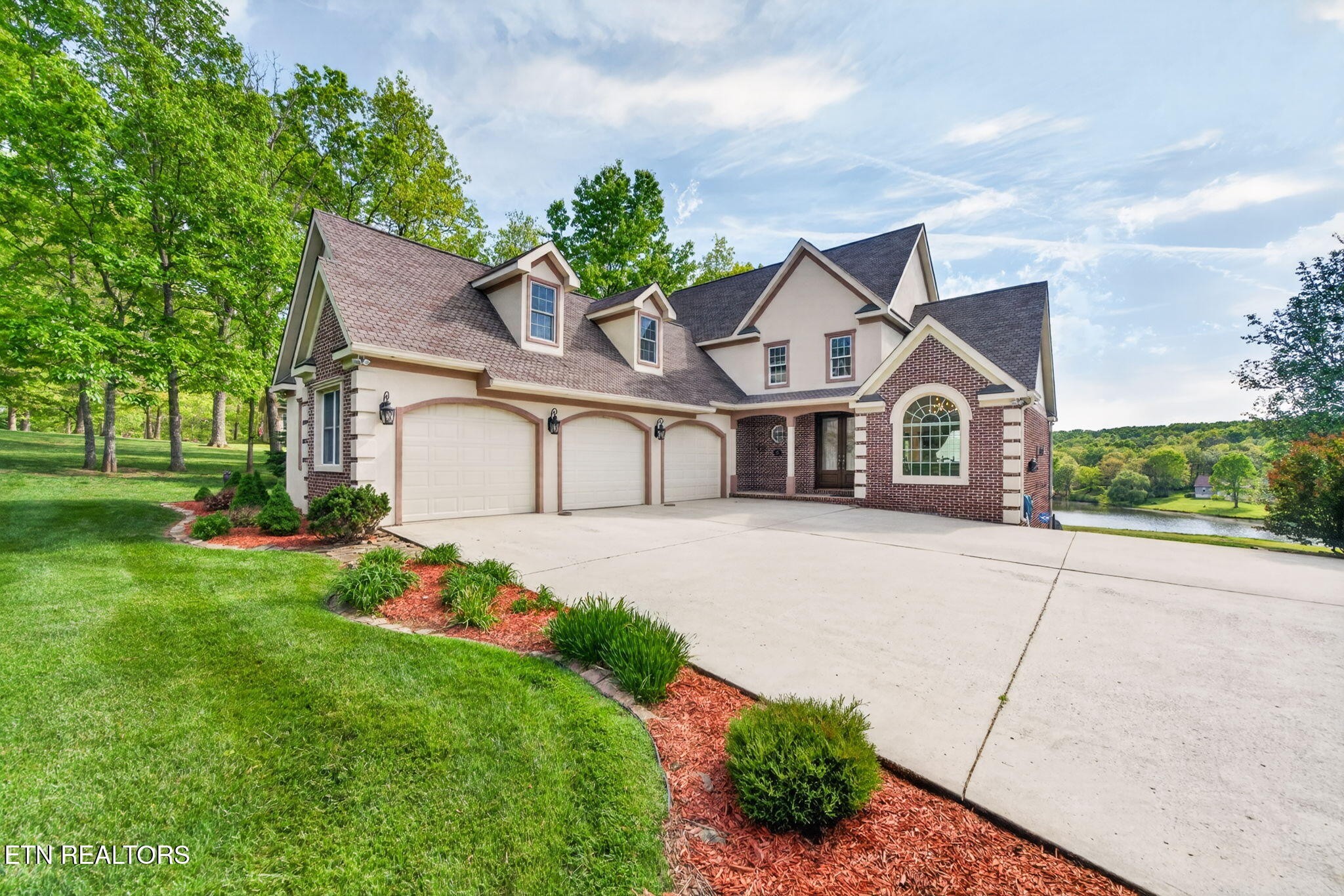 321 Magnolia Lane Crossville TN 38555